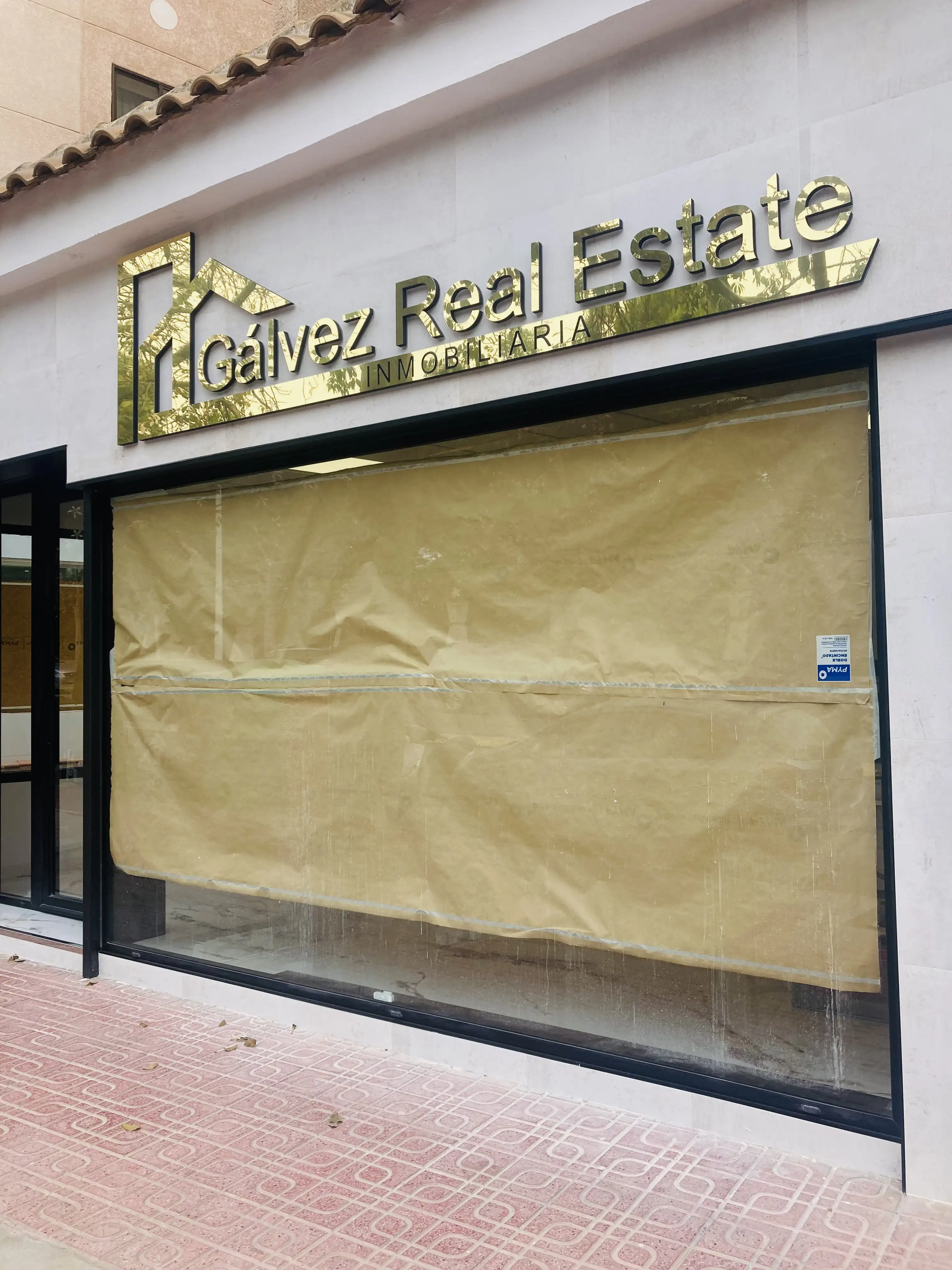 Fabricación de letras corpóreas para rótulos en Torrevieja