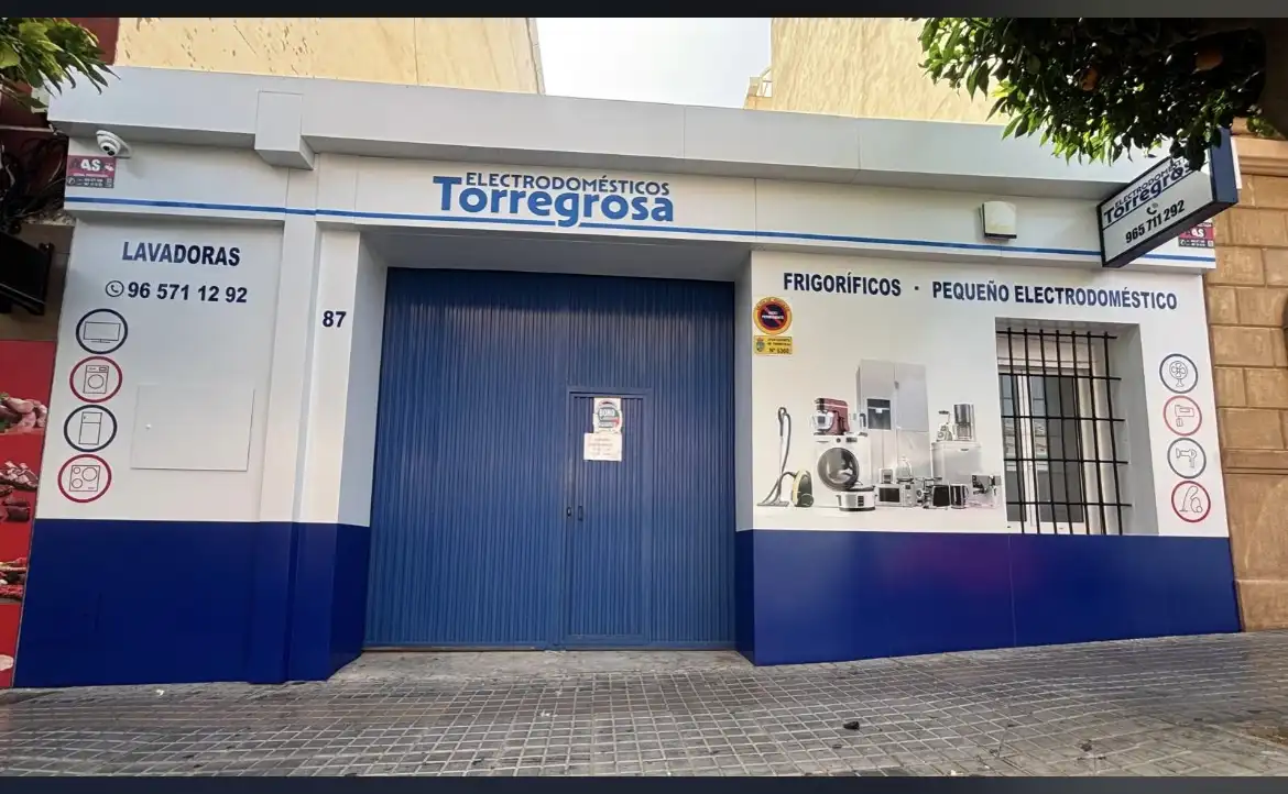 fachadas rotuladas en torrevieja