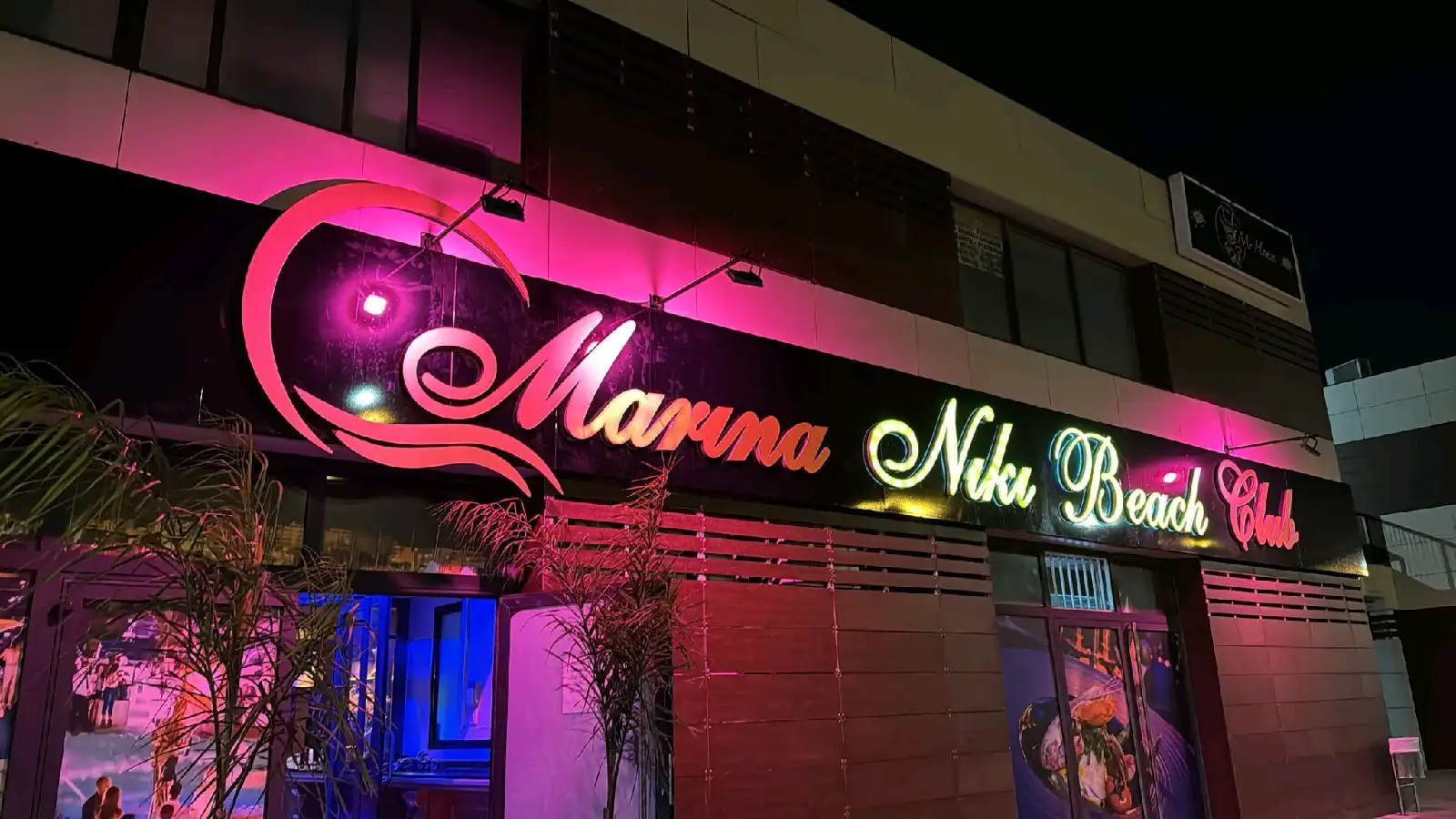 Rótulo luminoso personalizado para empresa en Torrevieja